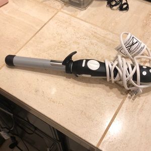 Beachwaver S1. Only used twice.